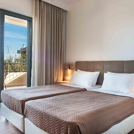 Gerona Mare Apartments Gerani  エクステリア 写真