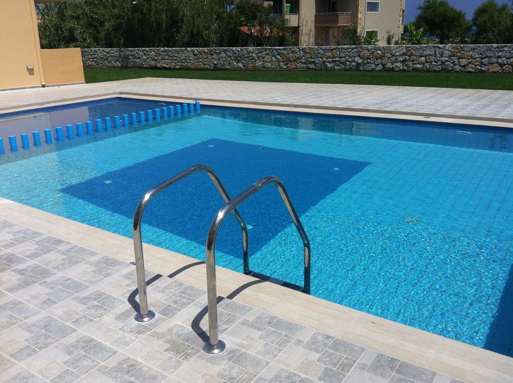 Gerona Mare Apartments Gerani  エクステリア 写真