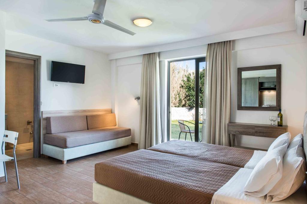 Gerona Mare Apartments Gerani  エクステリア 写真