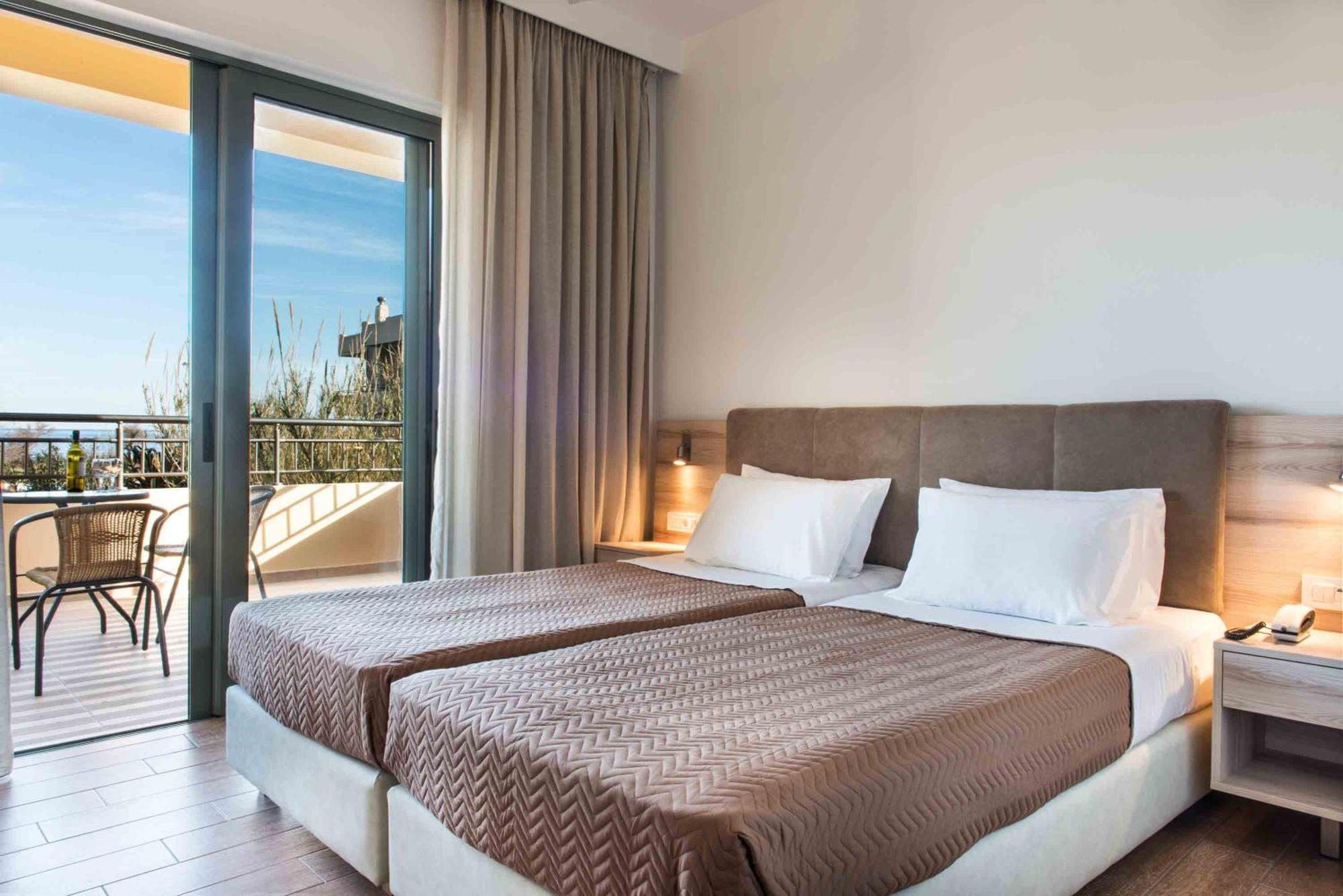 Gerona Mare Apartments Gerani  エクステリア 写真