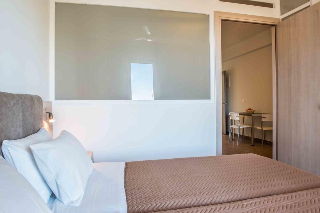 Gerona Mare Apartments Gerani  エクステリア 写真