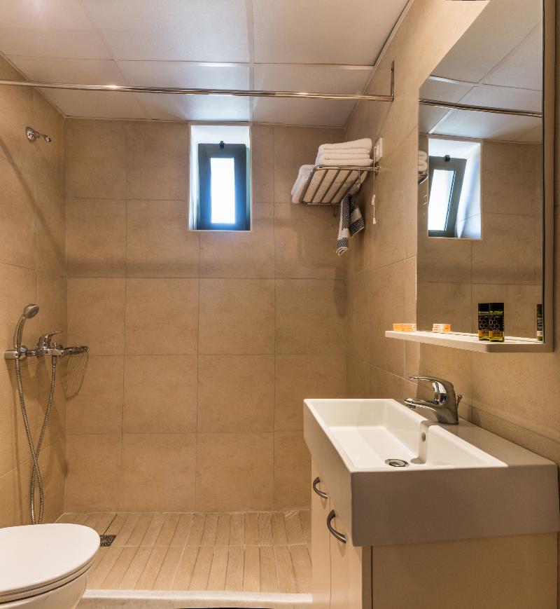 Gerona Mare Apartments Gerani  エクステリア 写真