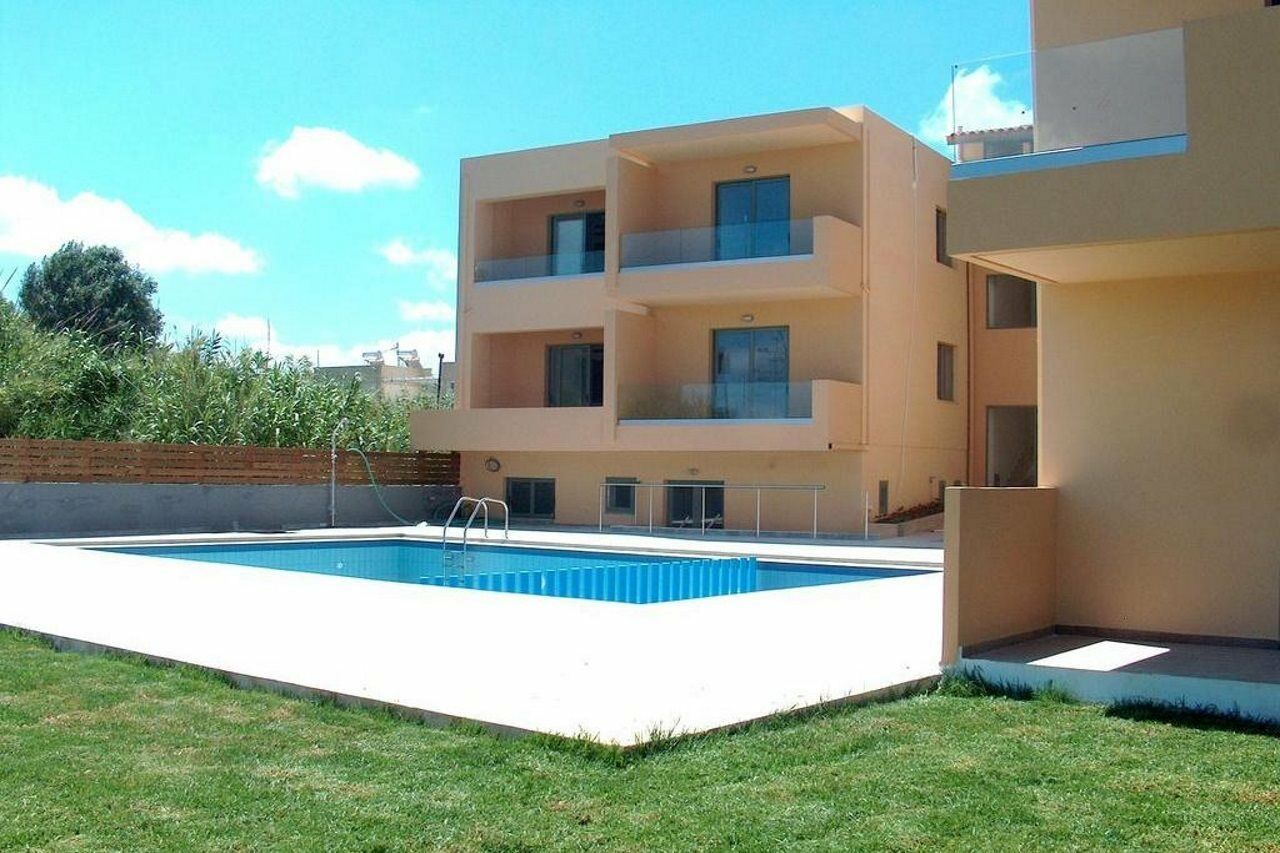 Gerona Mare Apartments Gerani  エクステリア 写真