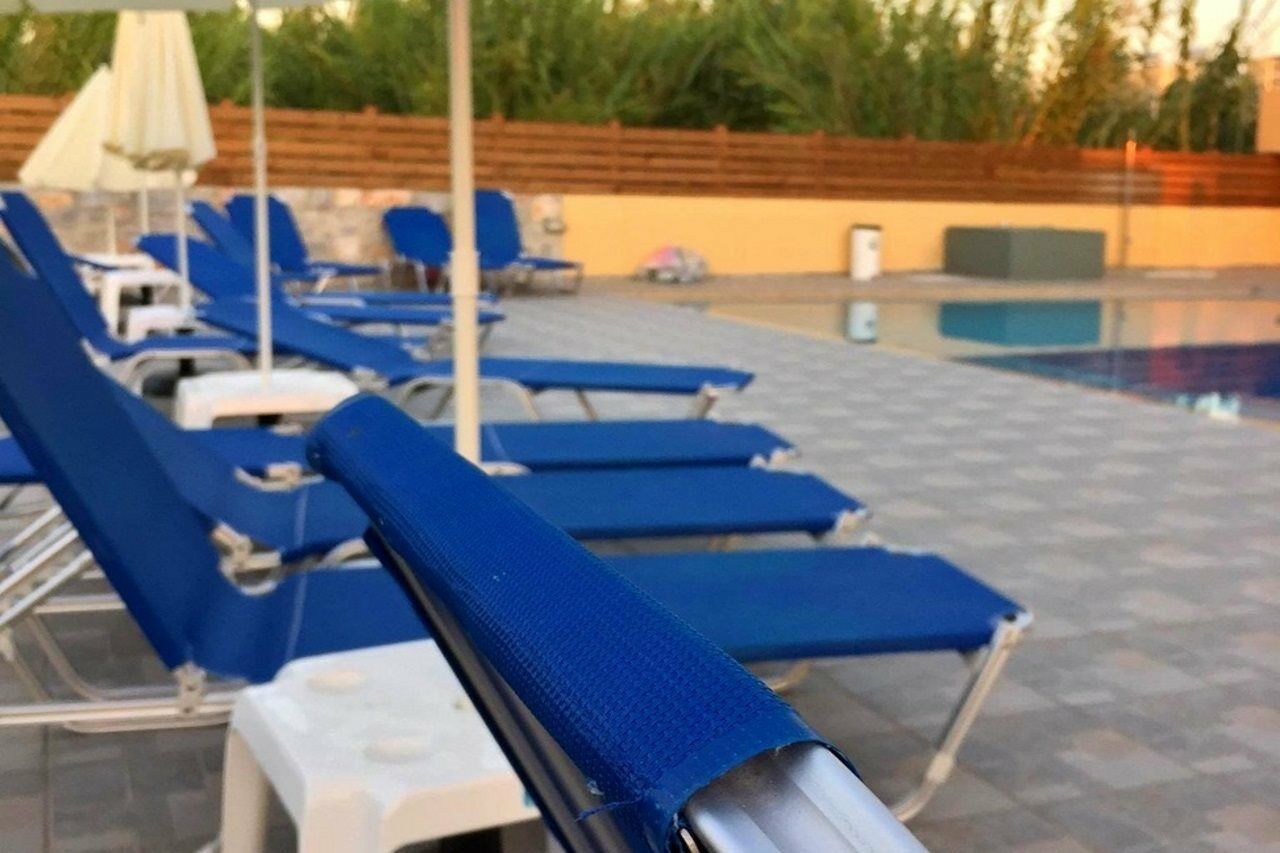 Gerona Mare Apartments Gerani  エクステリア 写真