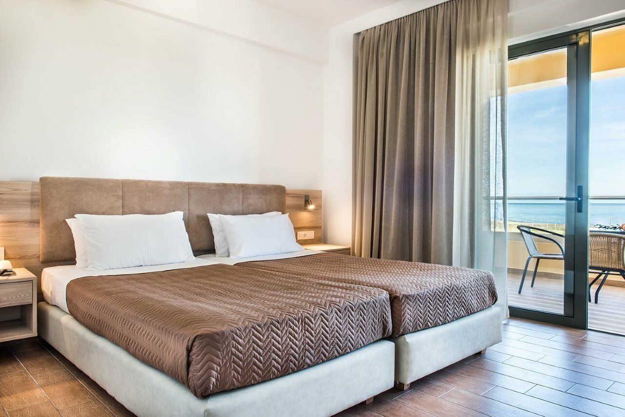 Gerona Mare Apartments Gerani  エクステリア 写真